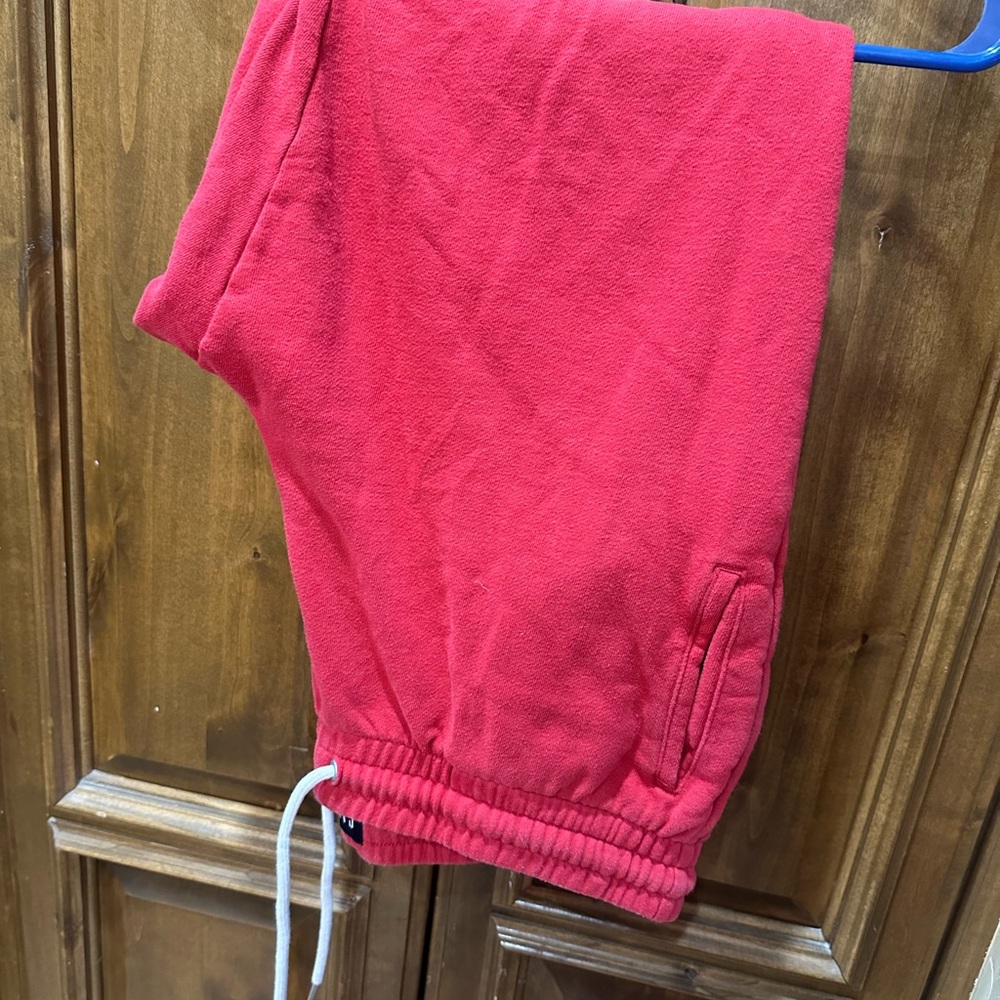 GAP Women's Red Capris